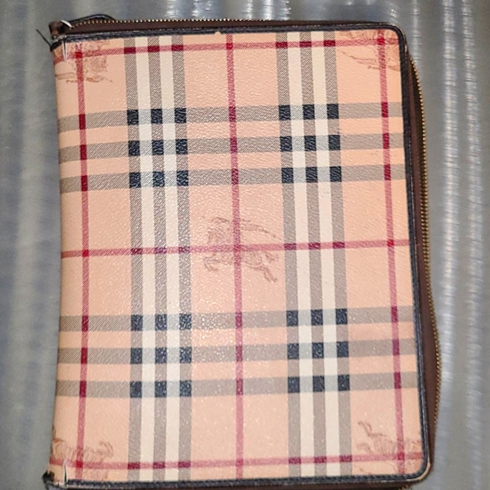 BURBERRY IPAD CASE